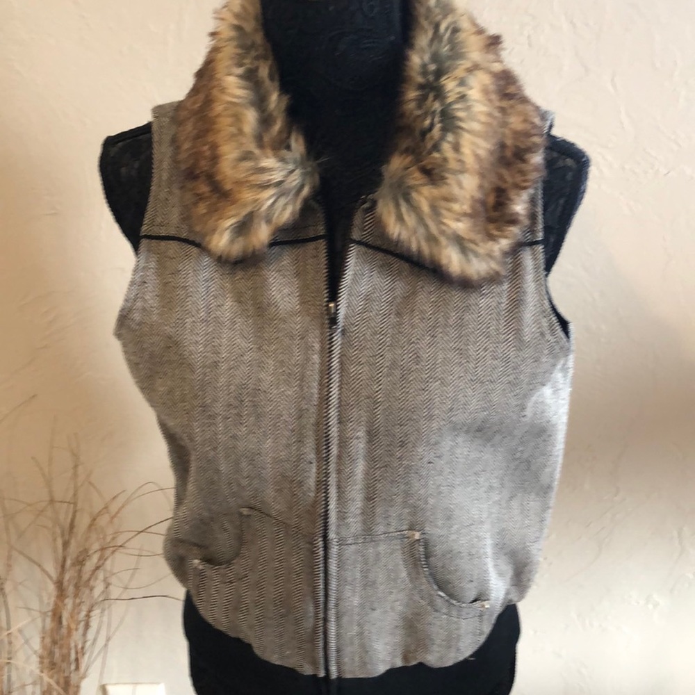 Roper vest